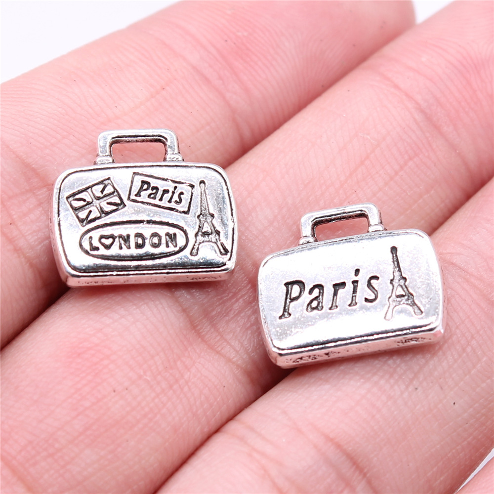 Wysiwyg-ラゲッジバッグチャームペンダント、アンティー - Vintage Fashion In Paris のレビューと価格